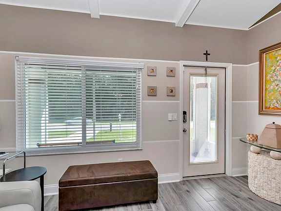 5th image of 814 Oak Road