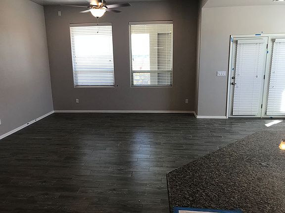 4th image of 821 Holly Park Ave