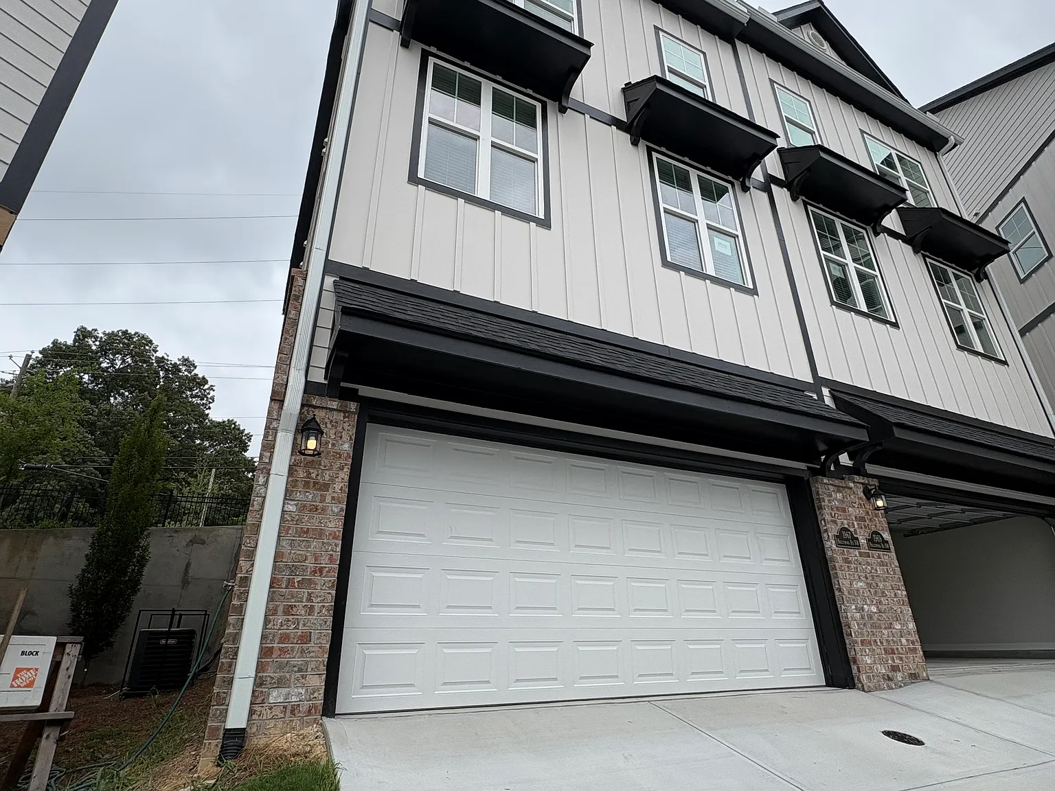 3 bed, 3.5 bath, 1998 sqft, $2,750 — Photo 3