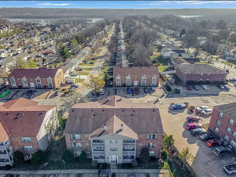 651 Green Jade Dr #J — Photo 3