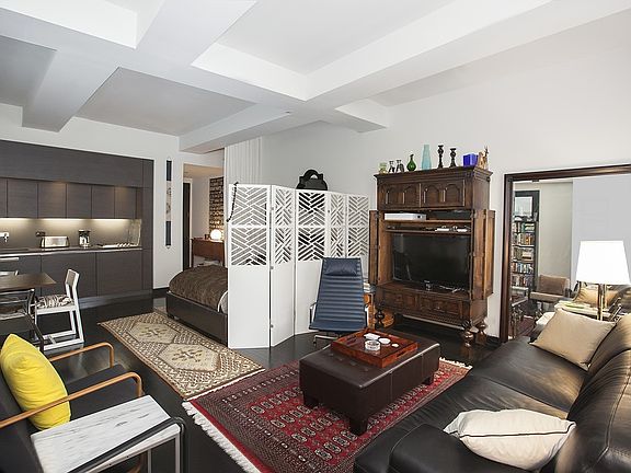 2nd image of 18-20 Pine St #2212