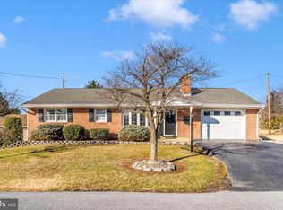 17208 Amber Dr, Hagerstown, MD 21740