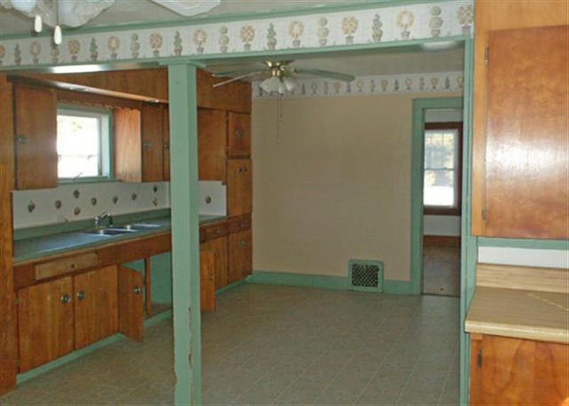 4th image of 154 RICEVILLE Road