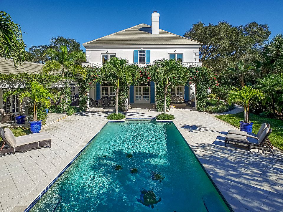 1st image of 561 Sea Oak Dr
