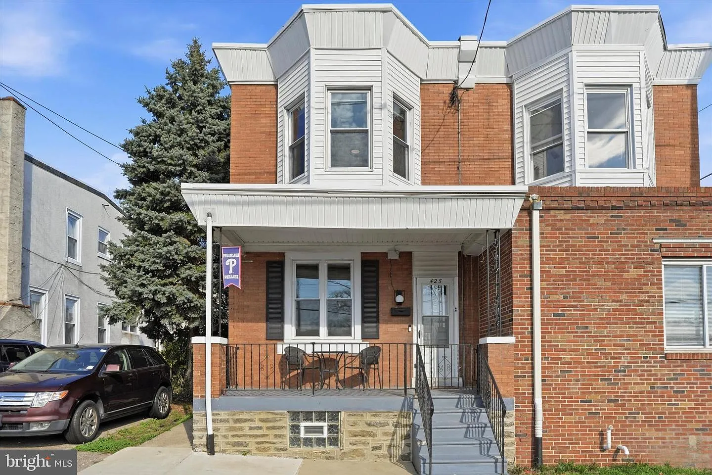 425 Righter St photo 1