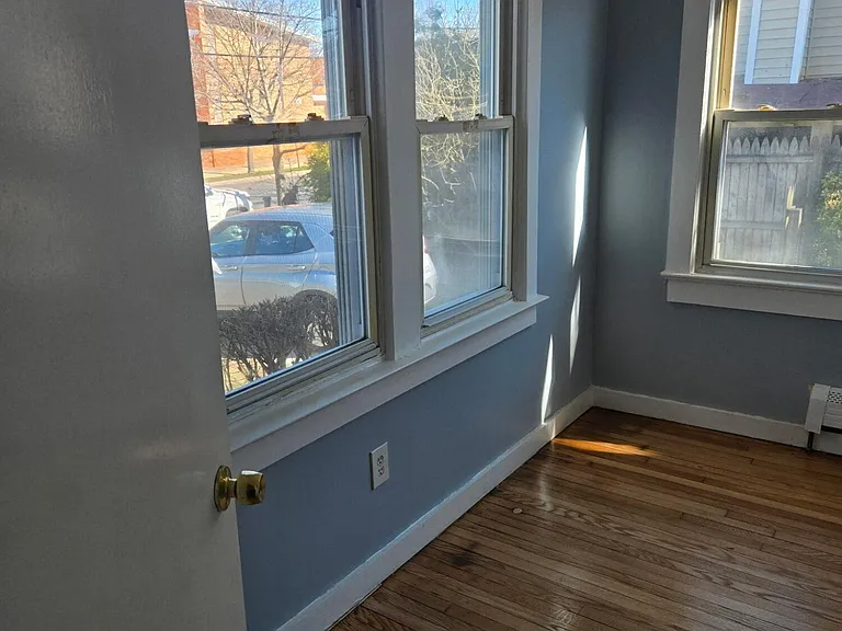 811 Central Ave — Photo 3
