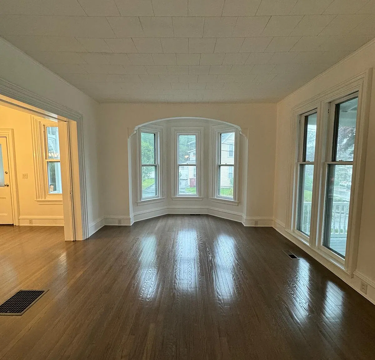 5 bed, 2203 sqft, $3,500 — Photo 3