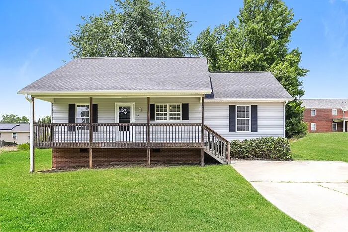 103 Joe Moore Rd — Photo 1