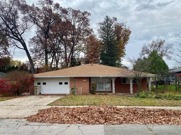 2428 Club Dr, South Bend, IN 46615