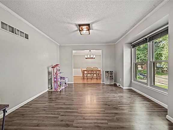 4th image of 1008 SW 19th Street Ter