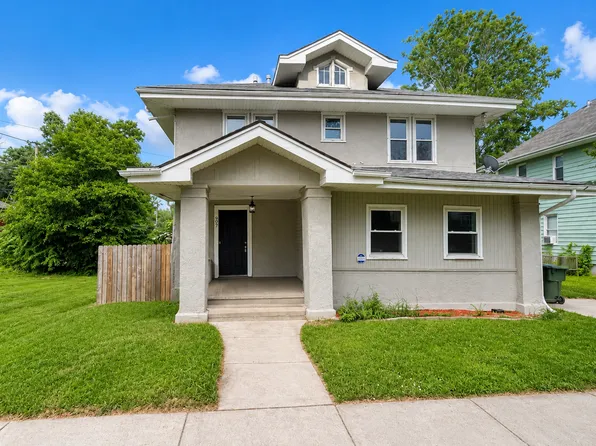 907 Pershing Ave, Davenport, IA 52803