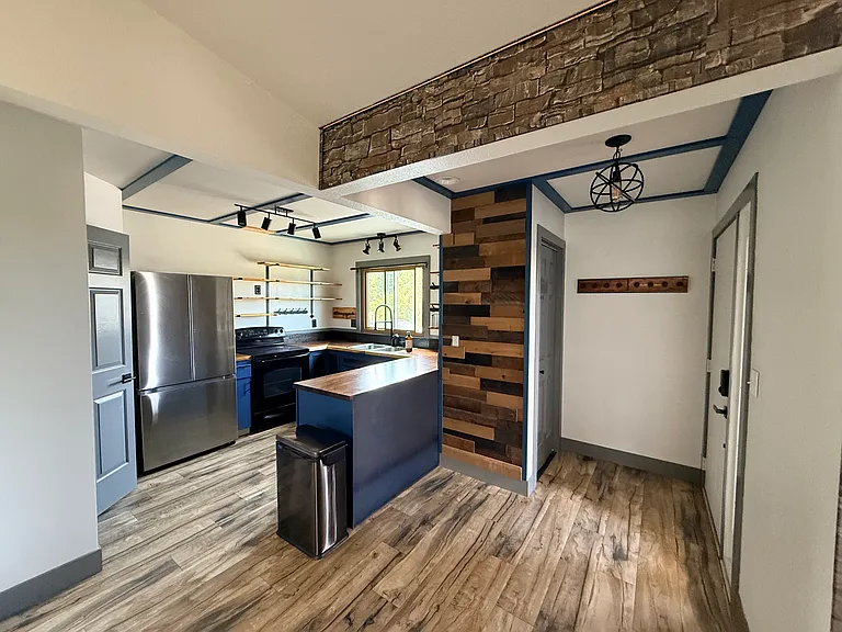 Alpine Dr — Photo 8