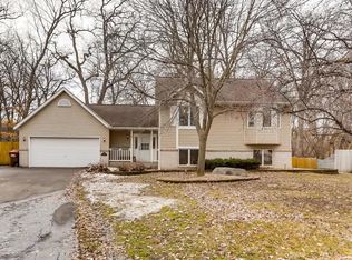 2513 Hayward Ave N, Oakdale, MN 55128