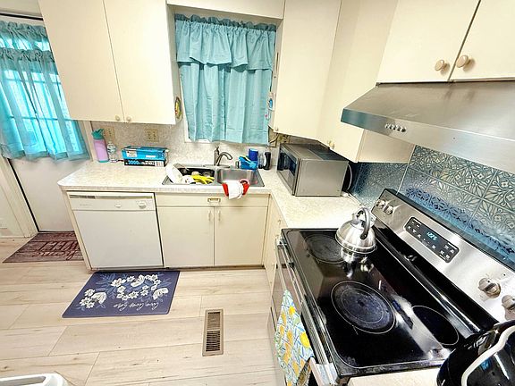 5th image of 601 Starkey Rd #306