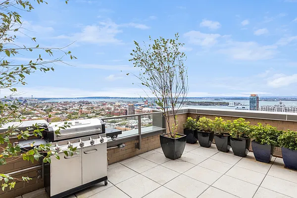 Rented by Compass | media 27