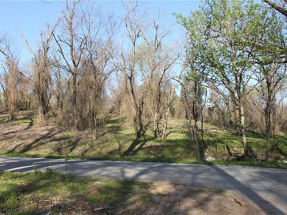2nd image of 0 Lauren Cir Lot 9