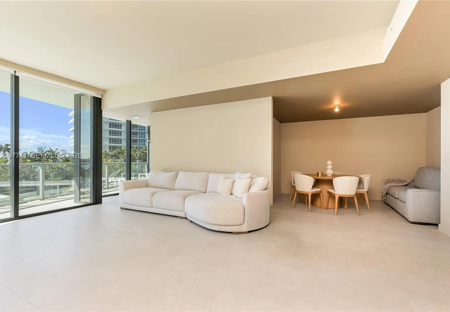 1 bed, 1.5 bath, 1110 sqft, $13,000 — Photo 2