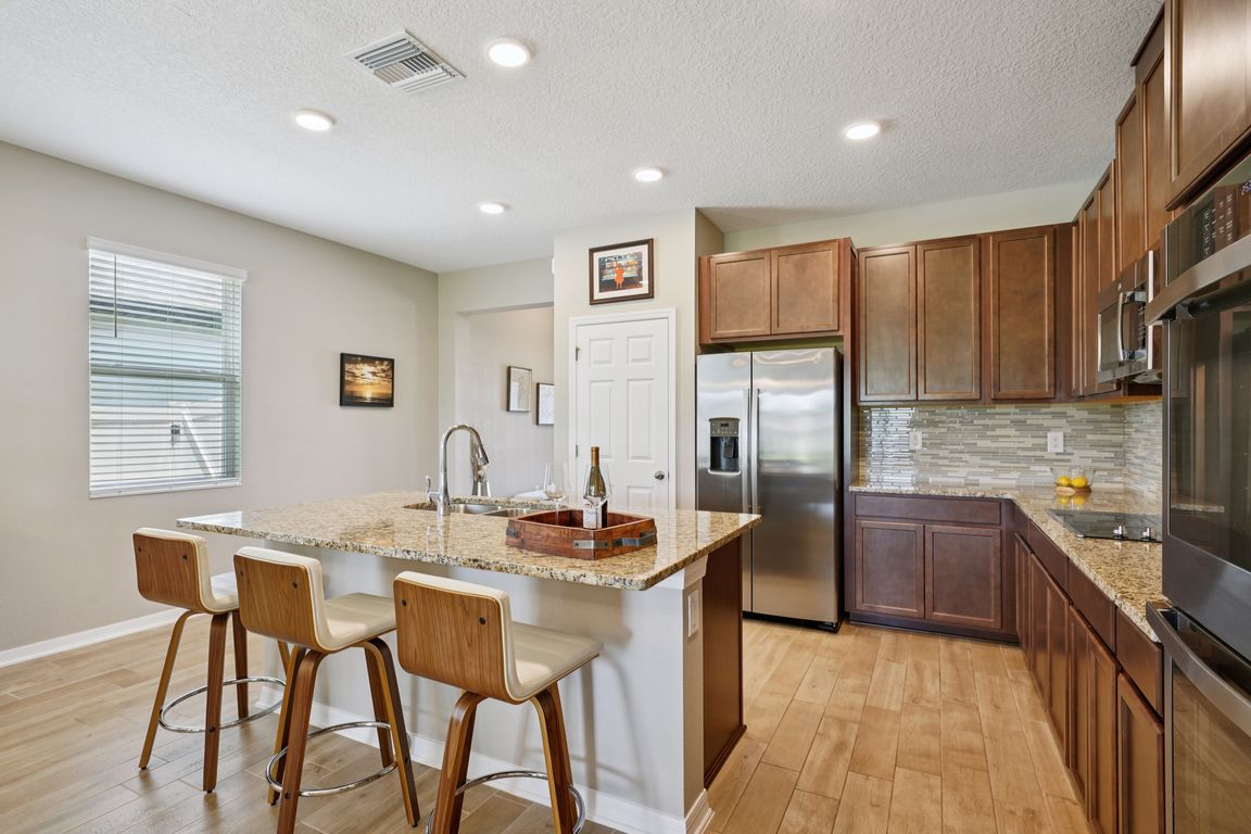 Hillshire Pl-1106-029.jpg