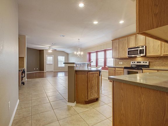 5th image of 18604 William Anderson Dr