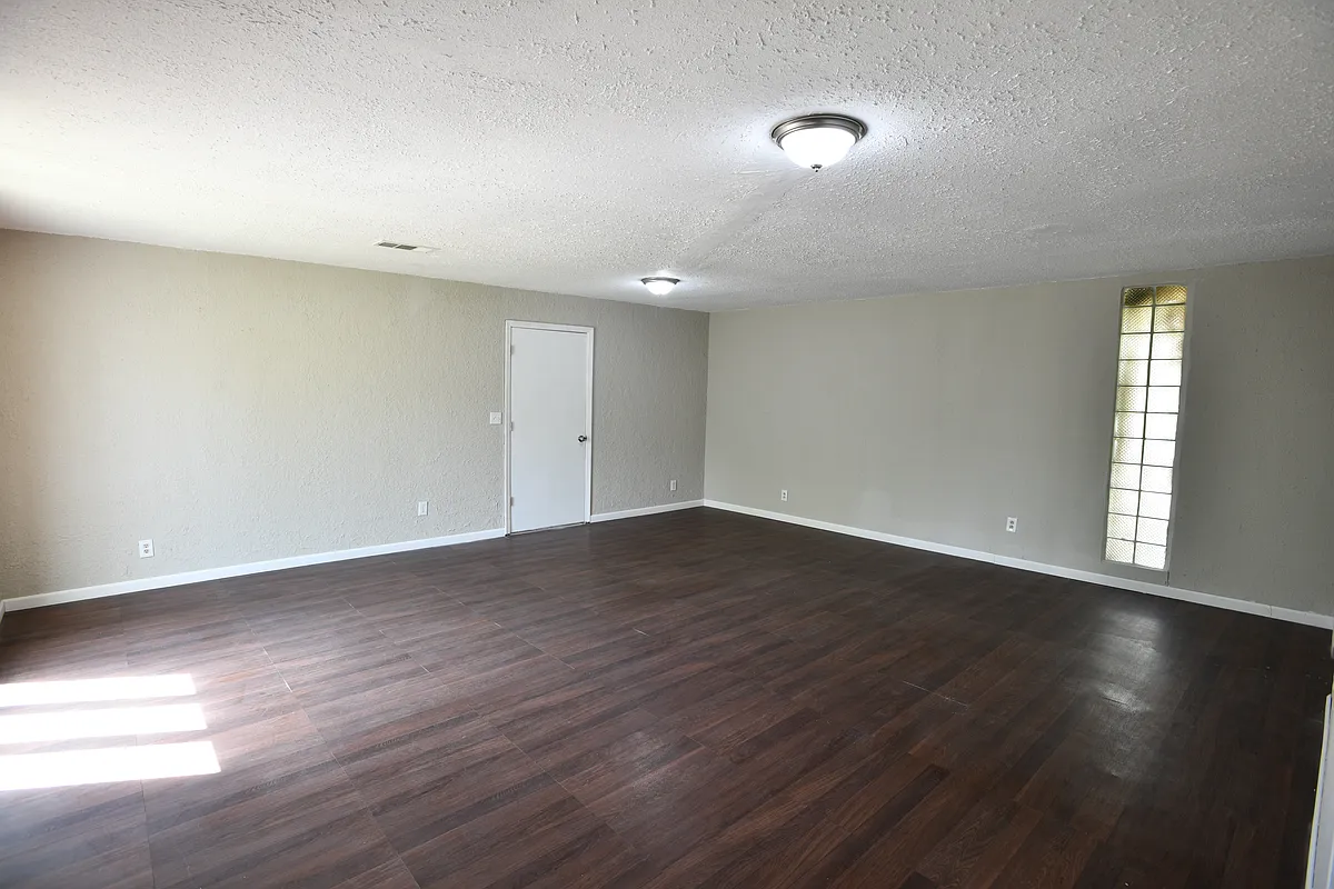 LIVING ROOM - 6104 Emerald Ave