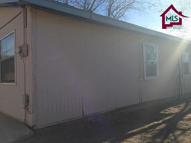 2nd image of 935 Bleimeyer Rd