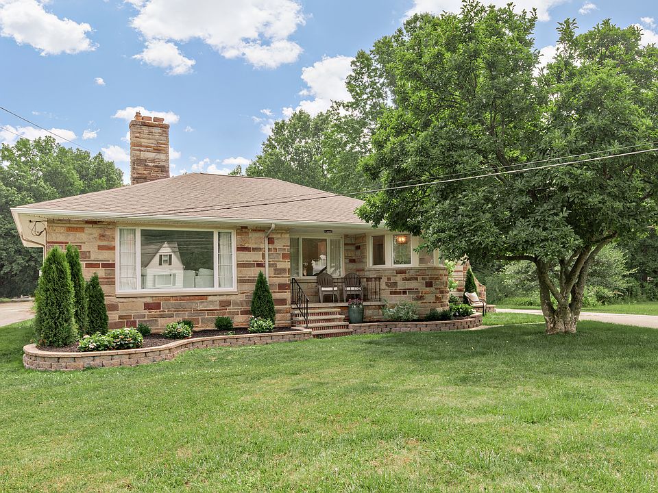 1st image of 569 Bishop Rd
