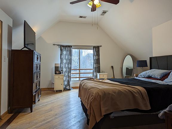 5th image of 2132 W Belmont Ave APT 3