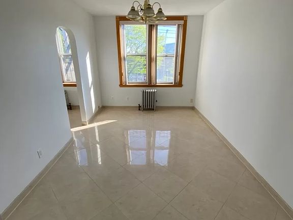 5th image of 1569 70th St #1