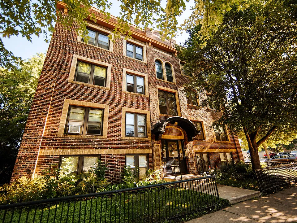 683 Hague Ave #16