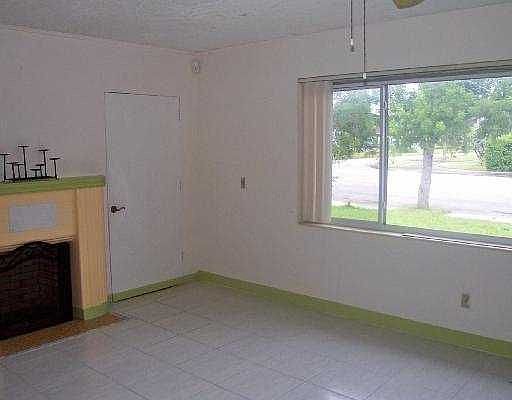 2nd image of 10334 N Miami Ave