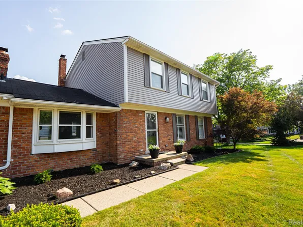42331 Beacontree Ct, Northville, MI 48168