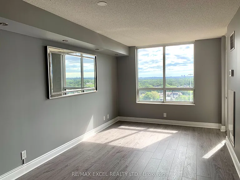 78 Harrison Garden Blvd #1404 — Photo 6