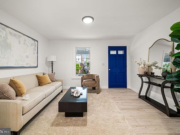 4th image of 211 Morris St