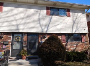 326 W Dahlgren Dr, Crown Pt, IN 46307
