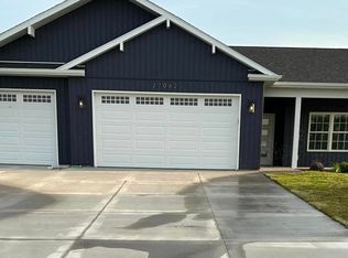 27062 181st Ave, Long Grove, IA 52756