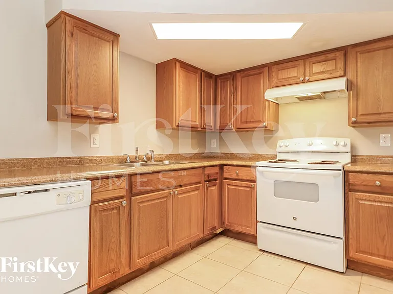 9231 Glen Moor Ln — Photo 6