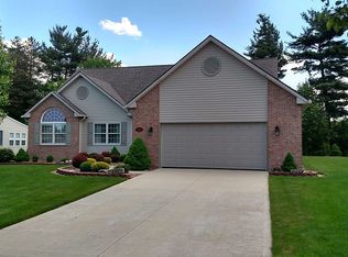 543 Lauren Ln, Amherst, OH