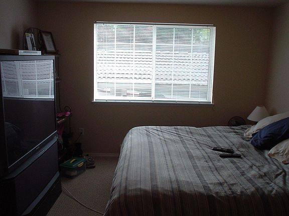 Bedroom w/King