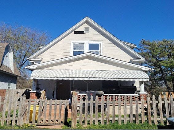 1st image of 347 N 8th St