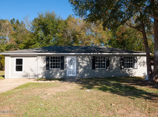 1408 Kingfisher Dr, Gautier, MS 39553