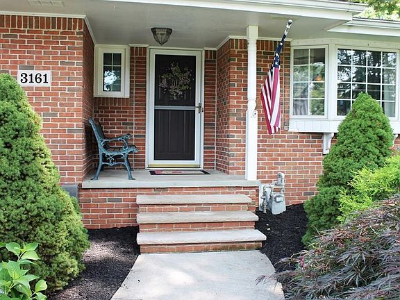 3rd image of 3161 Fair Oaks Dr