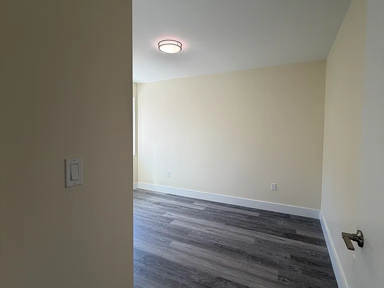 2512 Bronx Park E #A — Photo 11