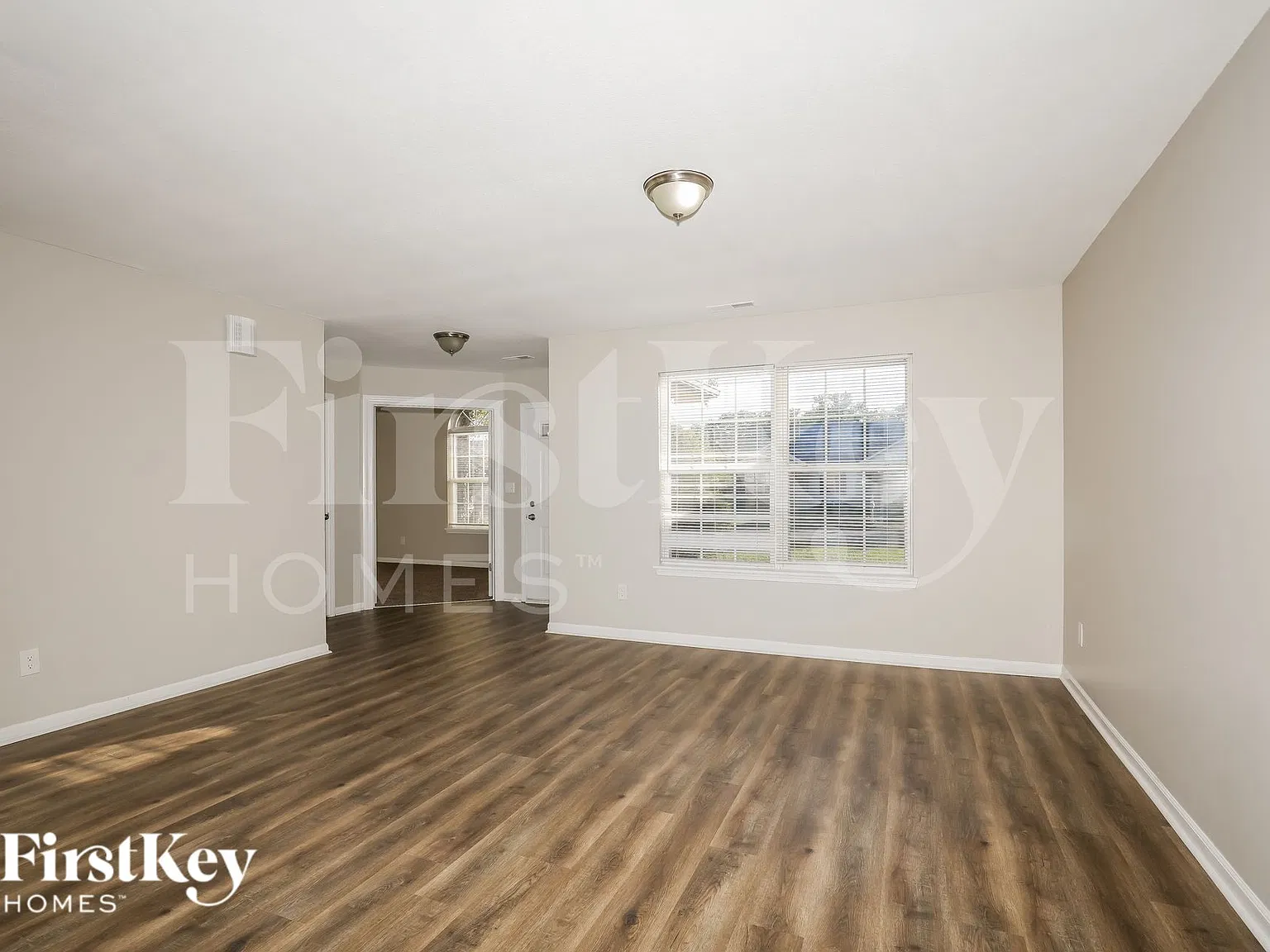 4 bed, 2.0 bath, 2144 sqft, $2,105 — Photo 3