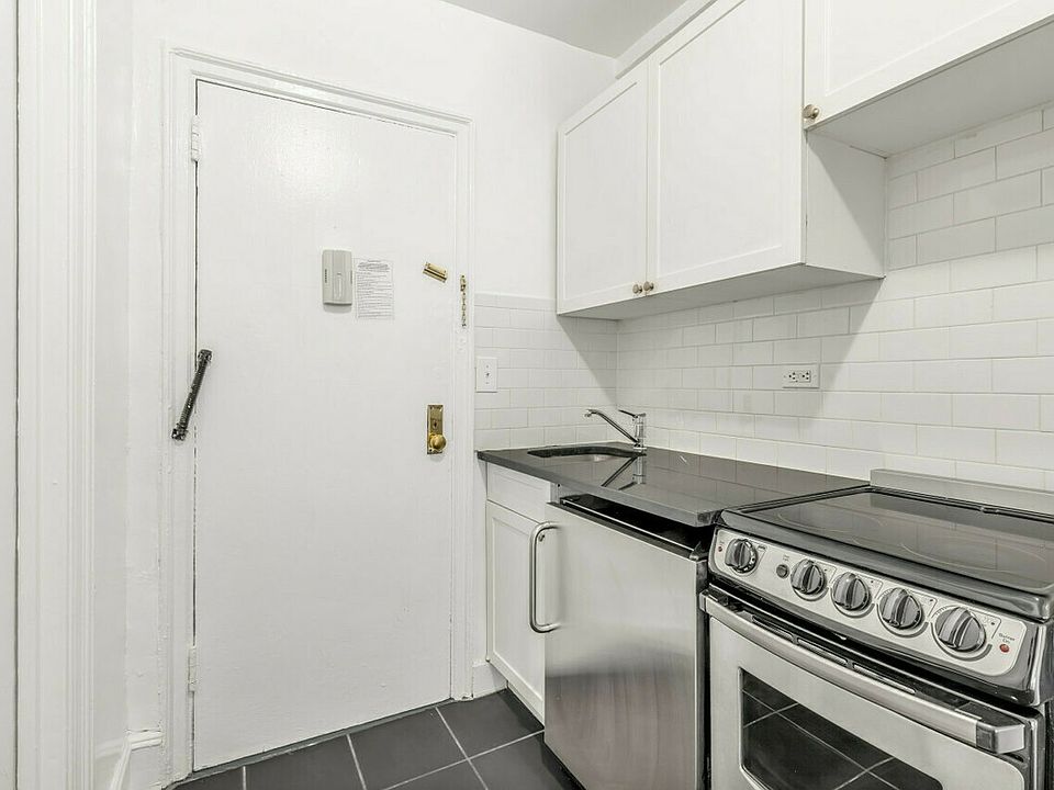 1st image of 310 E 44th St APT 1219
