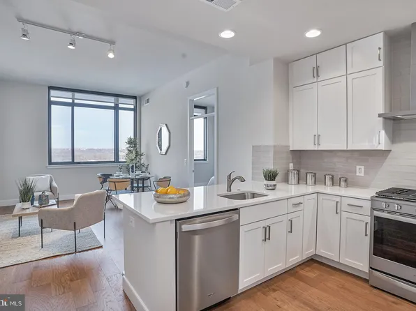 2000 Clarendon Blvd #1004, Arlington, VA 22201
