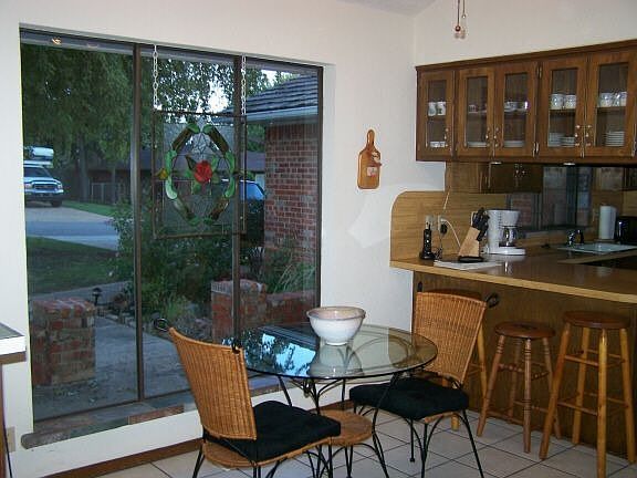 Kitchen-Breakfast Area