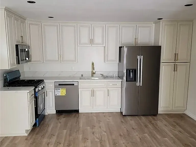 22233 Burton St — Photo 3