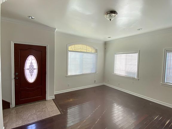 3rd image of 5838 Encinita Ave
