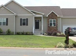 145 Logan Ridge Dr, Statesville, NC 28677