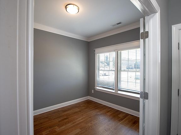 4th image of 145 Paige St